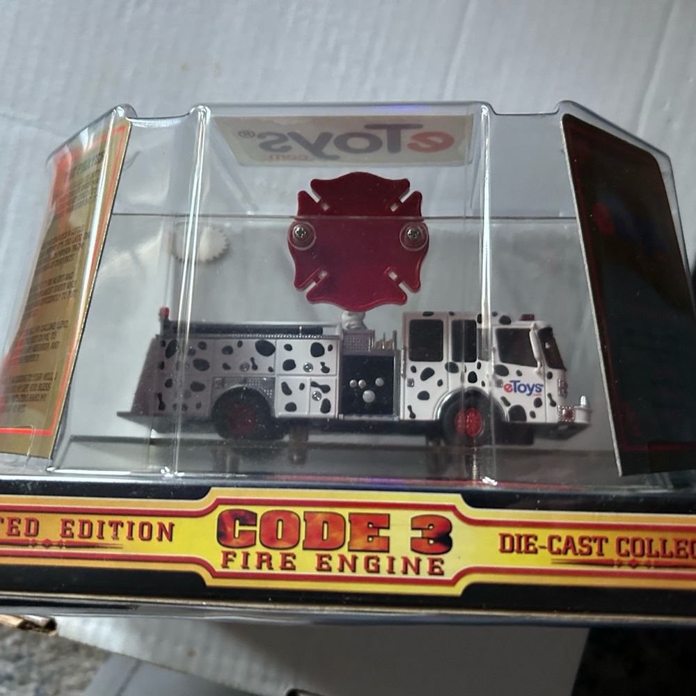 Limited Edition Code 3 Fire Engine - Picture 5 of 6